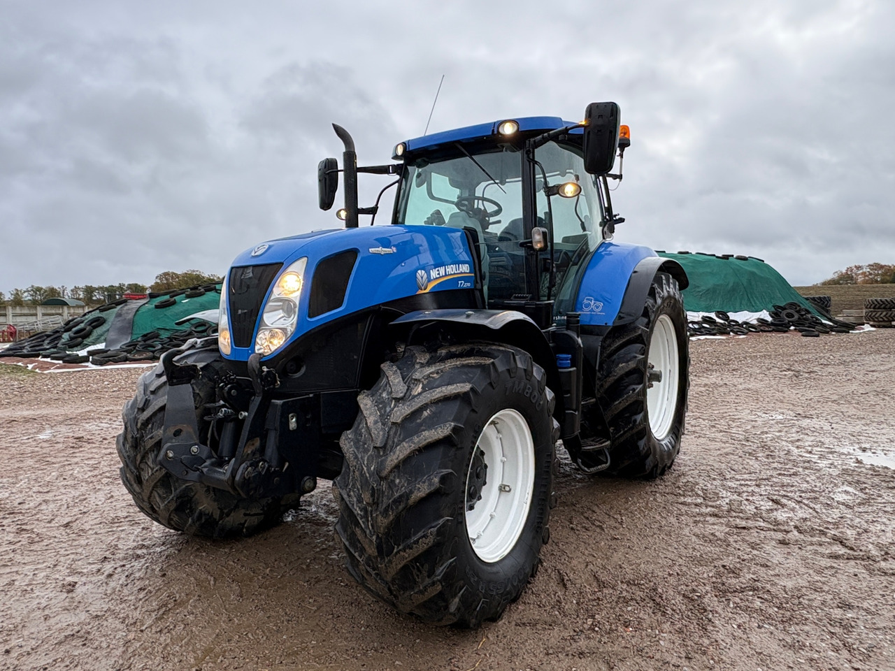 New Holland T7 270 - Tracteur agricole: photos 1 New Holland T7 270 - Tracteur agricole: photos 1