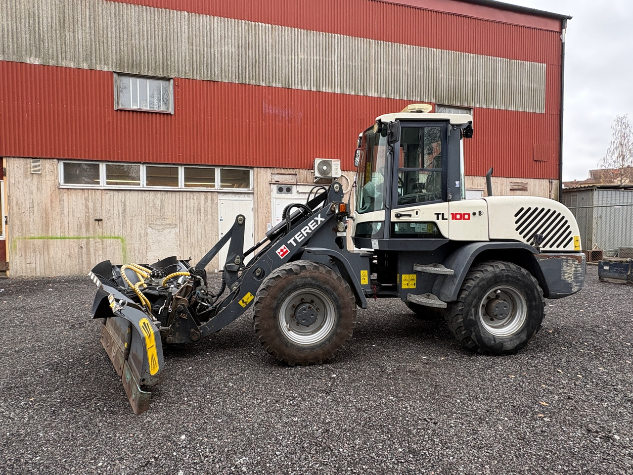 Terex TL 100 - Chargeuse sur pneus: photos 1 Terex TL 100 - Chargeuse sur pneus: photos 1