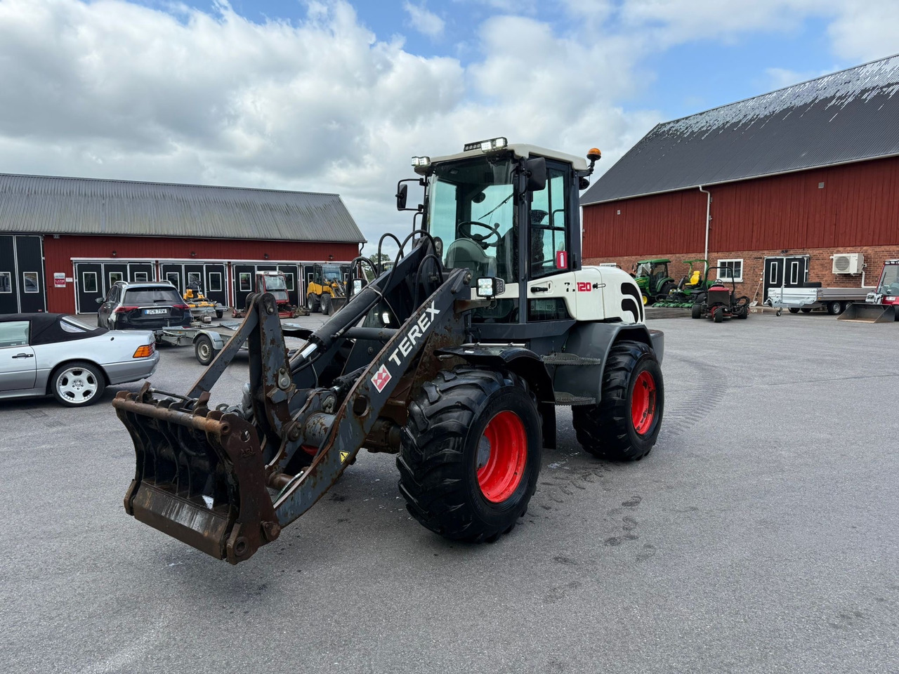 Terex TL120 - Chargeuse sur pneus: photos 1 Terex TL120 - Chargeuse sur pneus: photos 1