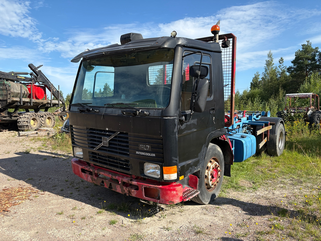 Volvo FL7 - Camion ampliroll: photos 1 Volvo FL7 - Camion ampliroll: photos 1