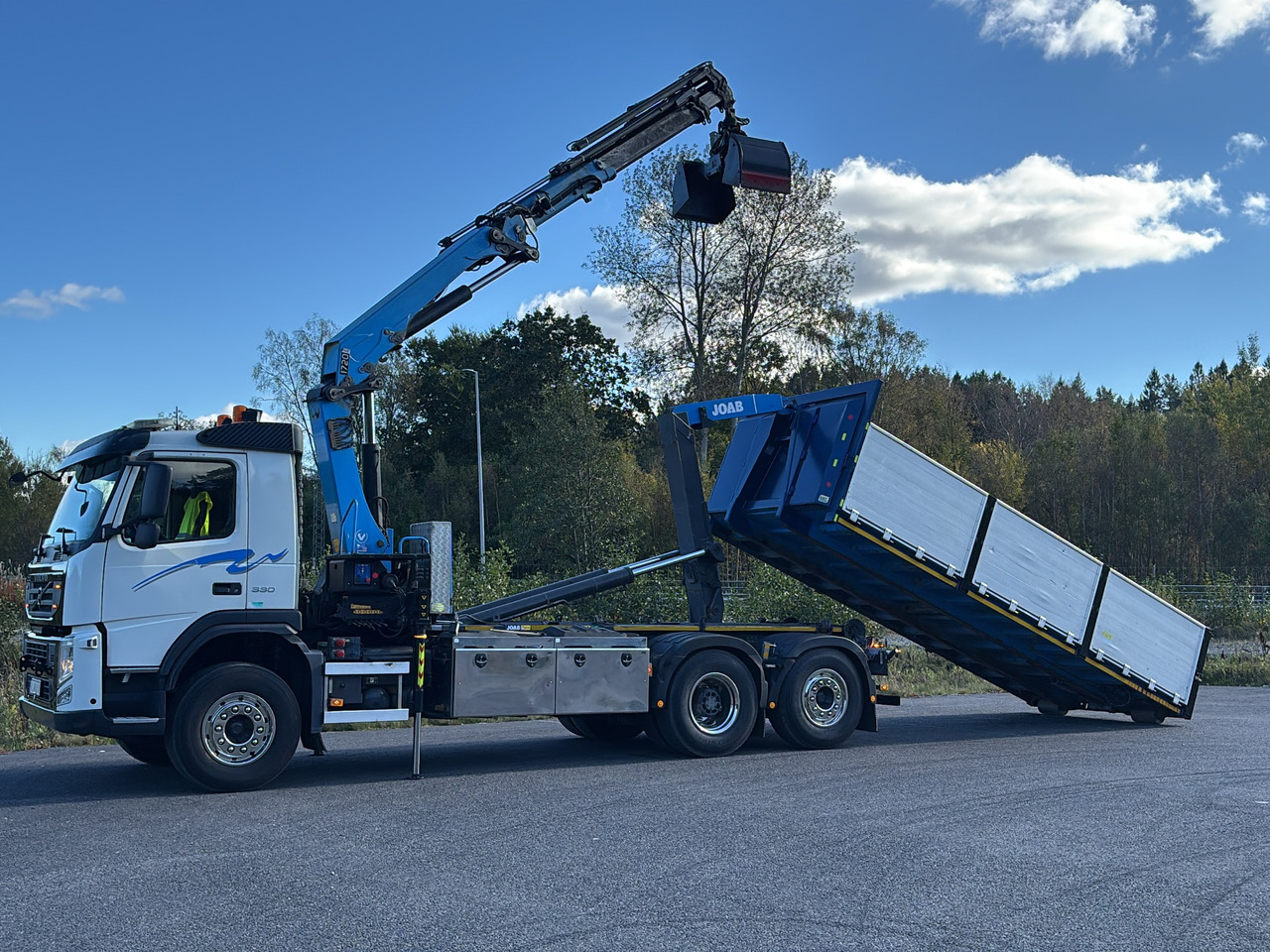 Volvo Fm 330 - Camion grue: photos 1 Volvo Fm 330 - Camion grue: photos 1