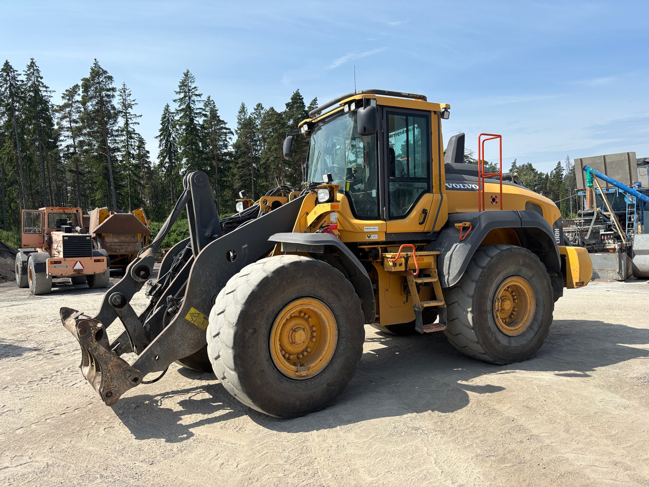Volvo L110H - Chargeuse sur pneus: photos 1 Volvo L110H - Chargeuse sur pneus: photos 1