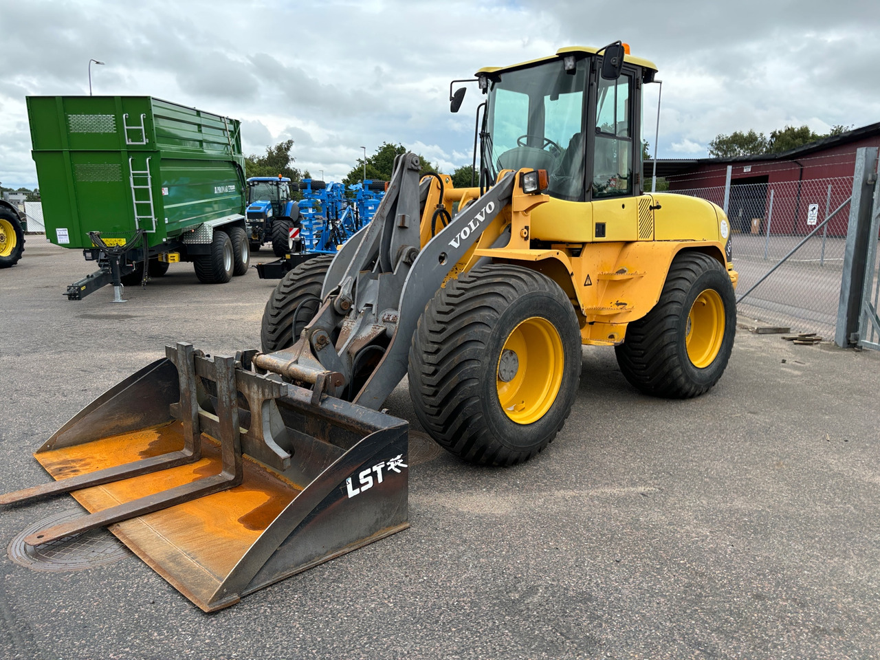 Volvo L45B - Chargeuse sur pneus: photos 1 Volvo L45B - Chargeuse sur pneus: photos 1