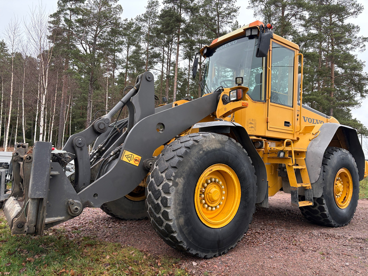 Volvo L70E - Chargeuse sur pneus: photos 1 Volvo L70E - Chargeuse sur pneus: photos 1