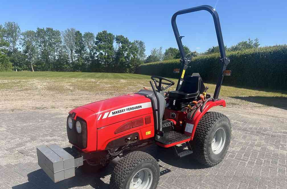 Massey Ferguson 1525 hydrostaat - Tracteur agricole: photos 1 Massey Ferguson 1525 hydrostaat - Tracteur agricole: photos 1