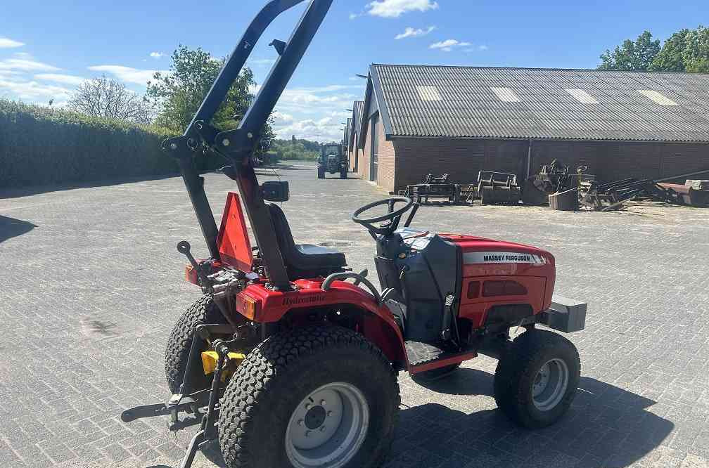 Massey Ferguson 1525 hydrostaat - Tracteur agricole: photos 4 Massey Ferguson 1525 hydrostaat - Tracteur agricole: photos 4