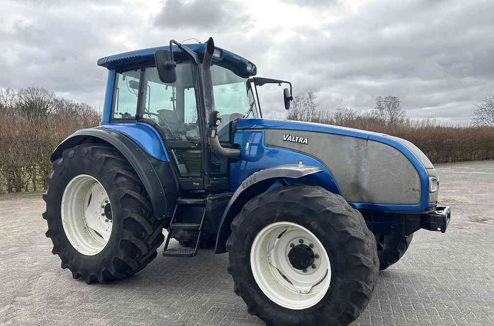Valtra T130 - Tracteur agricole: photos 4 Valtra T130 - Tracteur agricole: photos 4