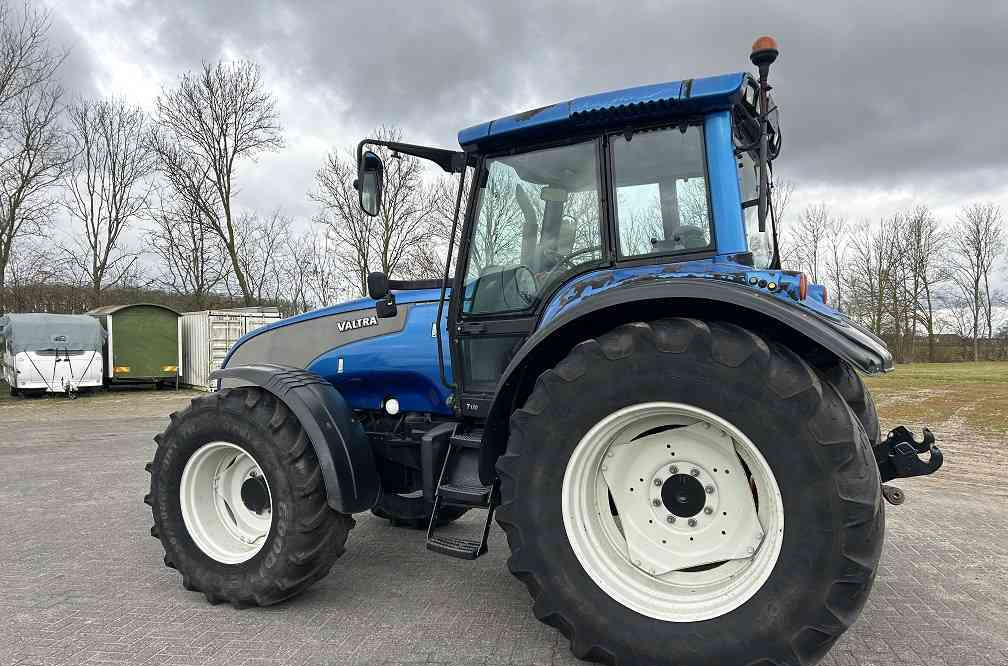 Valtra T130 - Tracteur agricole: photos 2 Valtra T130 - Tracteur agricole: photos 2