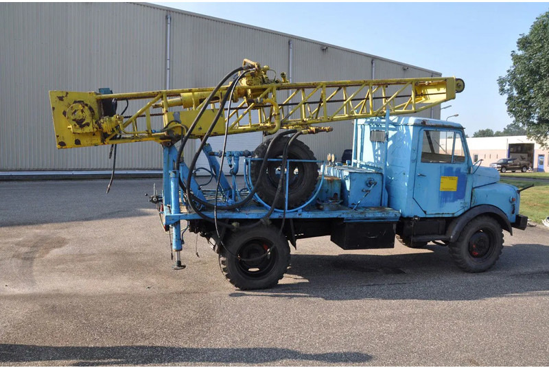 Hanomag AL 28 Z met Celler machinen fabrik DB114 - 30 - Foreuse: photos 2 Hanomag AL 28 Z met Celler machinen fabrik DB114 - 30 - Foreuse: photos 2