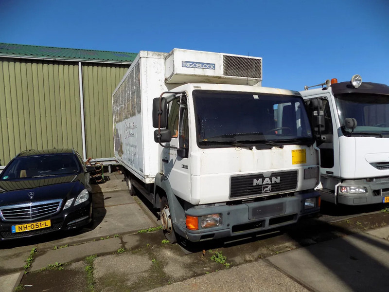 Volvo koel vrieswagen met hydr. lift - Camion frigorifique: photos 1 Volvo koel vrieswagen met hydr. lift - Camion frigorifique: photos 1