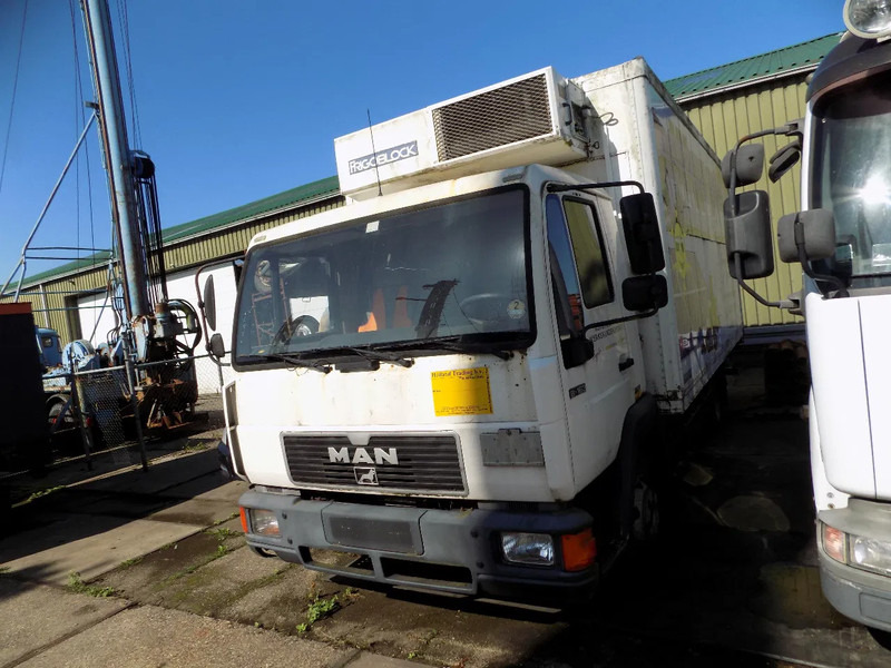 Volvo koel vrieswagen met hydr. lift - Camion frigorifique: photos 2 Volvo koel vrieswagen met hydr. lift - Camion frigorifique: photos 2
