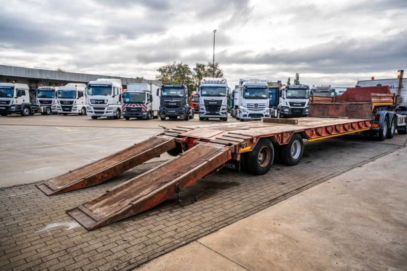 A.C.T.M. SSB25-1 / 32 000 KG - Semi-remorque surbaissé: photos 2 A.C.T.M. SSB25-1 / 32 000 KG - Semi-remorque surbaissé: photos 2