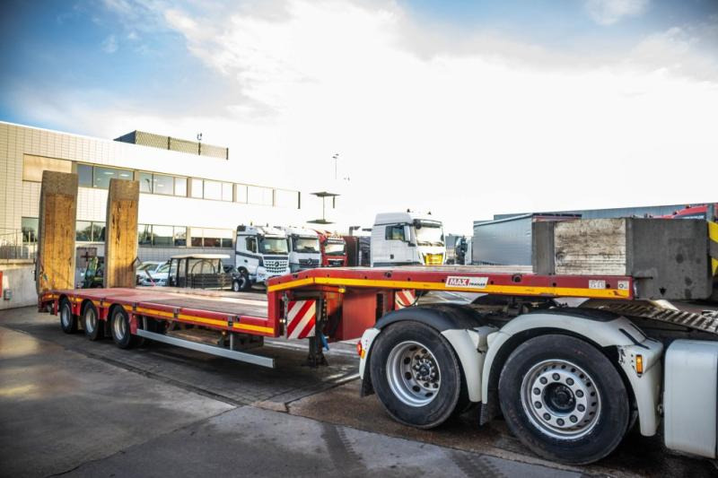 Faymonville MAXTRAILER- F-S43-1AAF- 49500 KG - Semi-remorque surbaissé: photos 2 Faymonville MAXTRAILER- F-S43-1AAF- 49500 KG - Semi-remorque surbaissé: photos 2