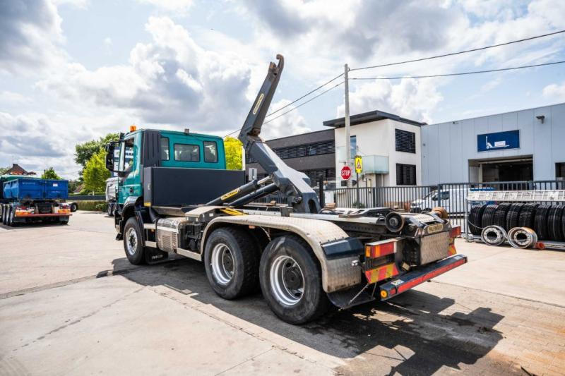 Iveco TRAKKER 360-6x4-PALFINGER - Camion ampliroll: photos 5 Iveco TRAKKER 360-6x4-PALFINGER - Camion ampliroll: photos 5