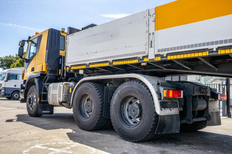 Camion plateau, Camion grue Iveco TRAKKER 450-6X4-BIG AXLES: photos 10 Camion plateau, Camion grue Iveco TRAKKER 450-6X4-BIG AXLES: photos 10
