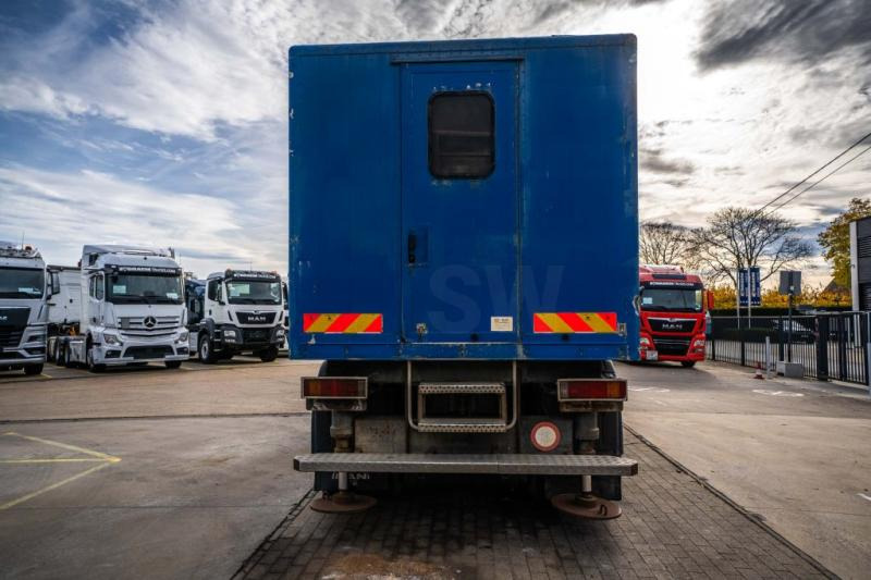 MAN TGA 33.363 FDAK- 6x6 + LABO - Camion fourgon: photos 5 MAN TGA 33.363 FDAK- 6x6 + LABO - Camion fourgon: photos 5