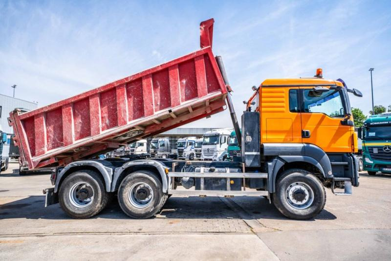 MAN TGS 33.440 BB TIPPER / TRACTOR - Camion benne: photos 3 MAN TGS 33.440 BB TIPPER / TRACTOR - Camion benne: photos 3