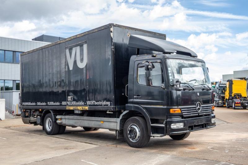 Mercedes ATEGO 1218 - Camion fourgon: photos 2 Mercedes ATEGO 1218 - Camion fourgon: photos 2