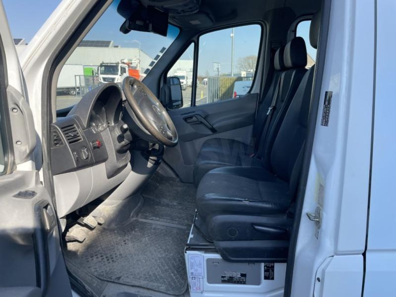 Mercedes SPRINTER 516 CDI - 64 558 KM - Fourgon plateau: photos 5 Mercedes SPRINTER 516 CDI - 64 558 KM - Fourgon plateau: photos 5