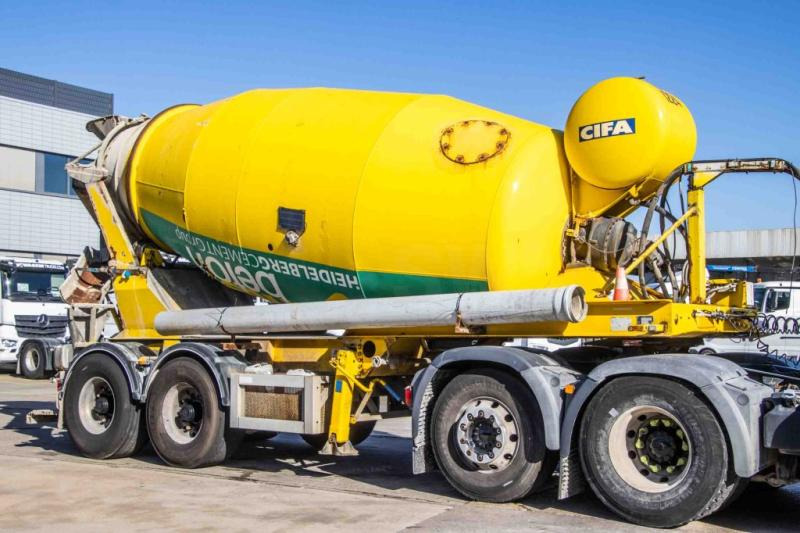 Mol MOL-BETON MIXER/MALAXEUR/MISCHER 10M3 - Semi-remorque malaxeur: photos 2 Mol MOL-BETON MIXER/MALAXEUR/MISCHER 10M3 - Semi-remorque malaxeur: photos 2