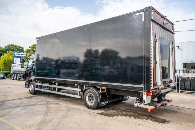 Crédit-bail Renault D250 16T.- 36000 KM +DHOLLANDIA 2T. Renault D250 16T.- 36000 KM +DHOLLANDIA 2T.: photos 10