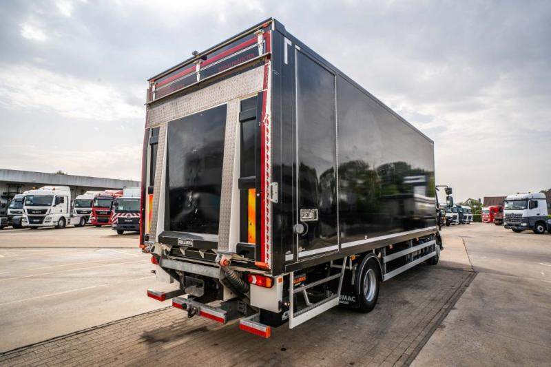 Renault D250 16T.- 36000 KM +DHOLLANDIA 2T. - Camion fourgon: photos 4 Renault D250 16T.- 36000 KM +DHOLLANDIA 2T. - Camion fourgon: photos 4