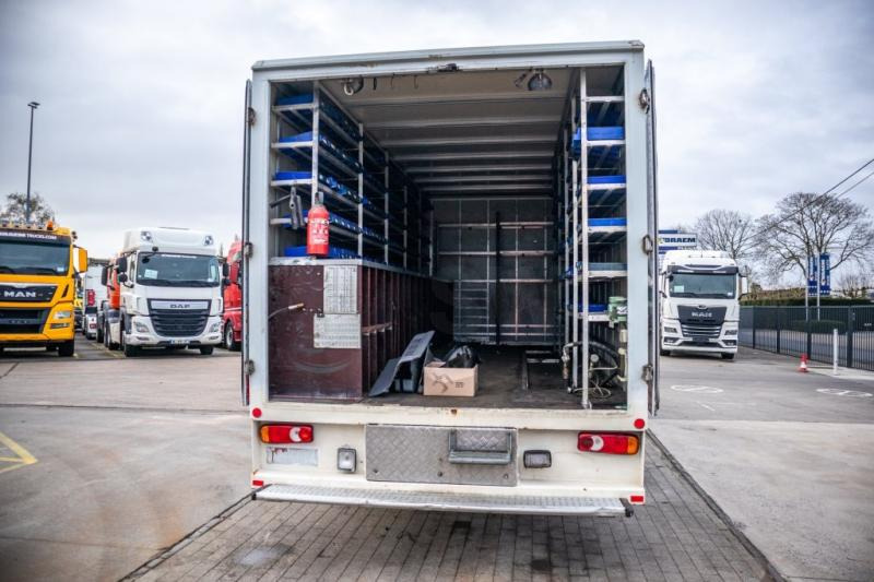 Renault MIDLUM 180 DCI (8.5t) - Camion fourgon: photos 5 Renault MIDLUM 180 DCI (8.5t) - Camion fourgon: photos 5