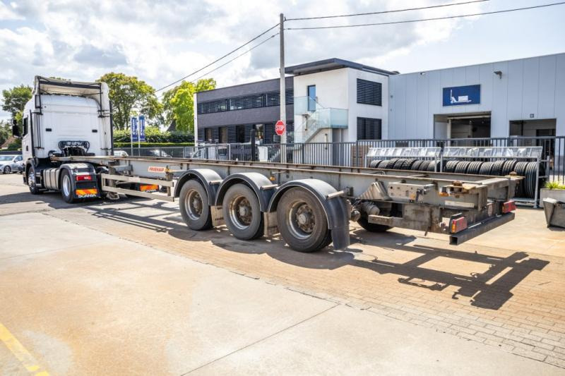 Fruehauf CONTAINERCHASSIS 40' - Semi-remorque: photos 1 Fruehauf CONTAINERCHASSIS 40' - Semi-remorque: photos 1