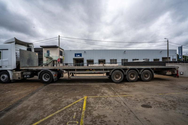 SYSTEM TRAILERS SYSTEM TRAILERS GSPRS27 - Semi-remorque: photos 2 SYSTEM TRAILERS SYSTEM TRAILERS GSPRS27 - Semi-remorque: photos 2