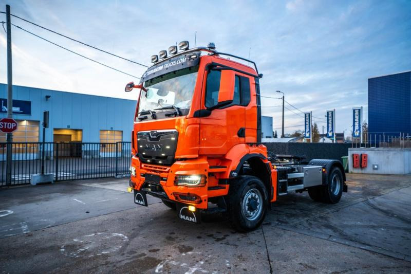 MAN TGS 18.520 BLS 4X4H - 46.020 KM - Tracteur routier: photos 1 MAN TGS 18.520 BLS 4X4H - 46.020 KM - Tracteur routier: photos 1