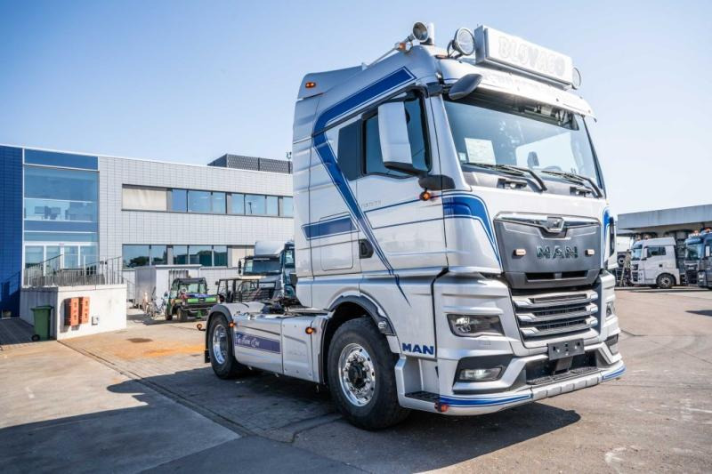 MAN TGX 18.510 XLX BLS -4x4H+HYDR.+INTARDER - Tracteur routier: photos 3 MAN TGX 18.510 XLX BLS -4x4H+HYDR.+INTARDER - Tracteur routier: photos 3