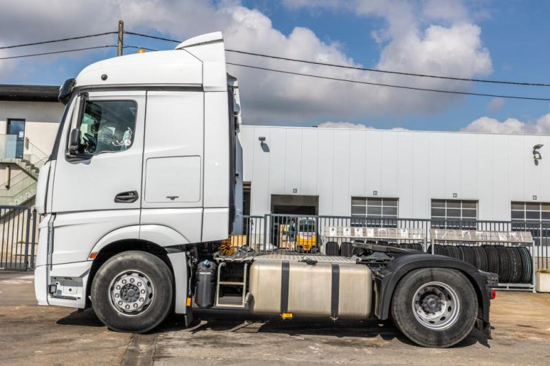 Mercedes ACTROS 1945 (1845) LS - Tracteur routier: photos 3 Mercedes ACTROS 1945 (1845) LS - Tracteur routier: photos 3