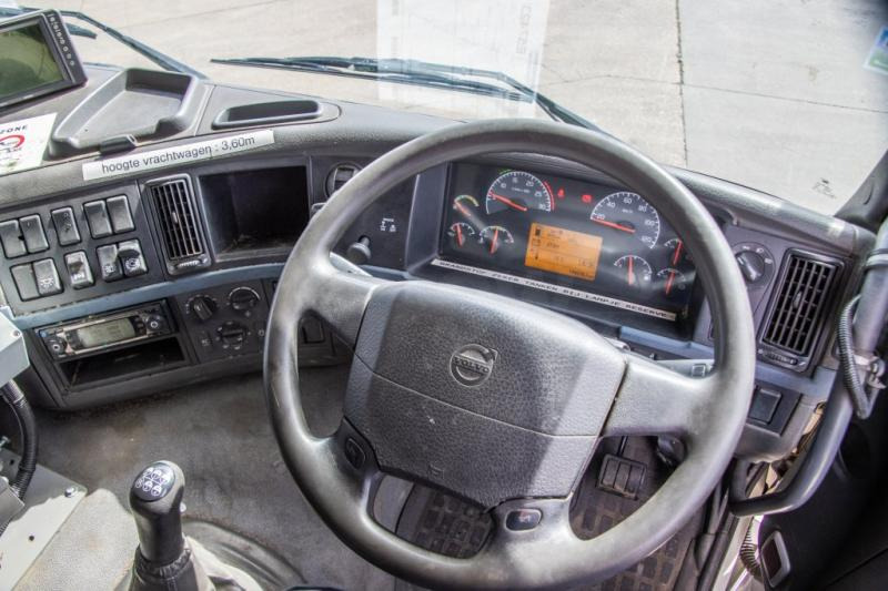 Balayeuse de voirie Volvo FM 340 - BUCHER SCHÖRLING 8000: photos 7