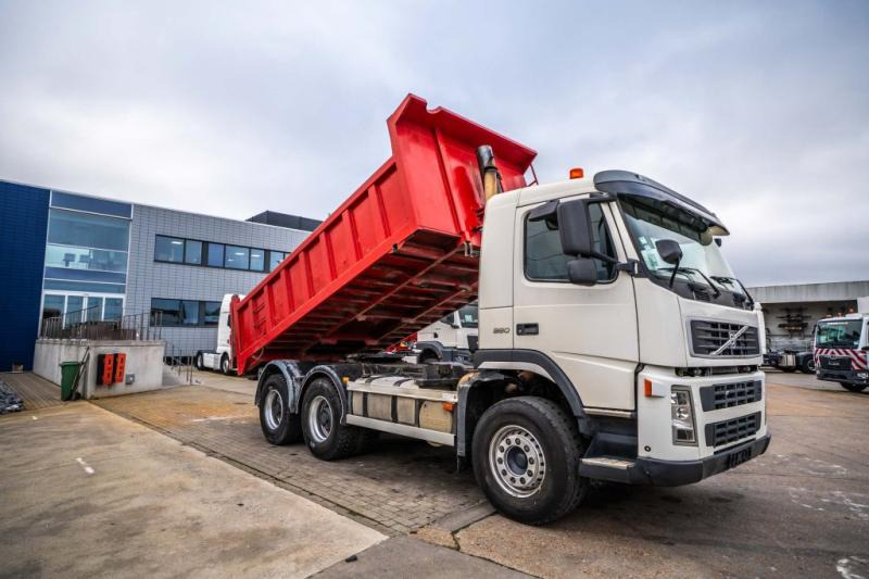 Volvo FM 340 - TIPPER + TRACTOR - Camion benne: photos 2 Volvo FM 340 - TIPPER + TRACTOR - Camion benne: photos 2