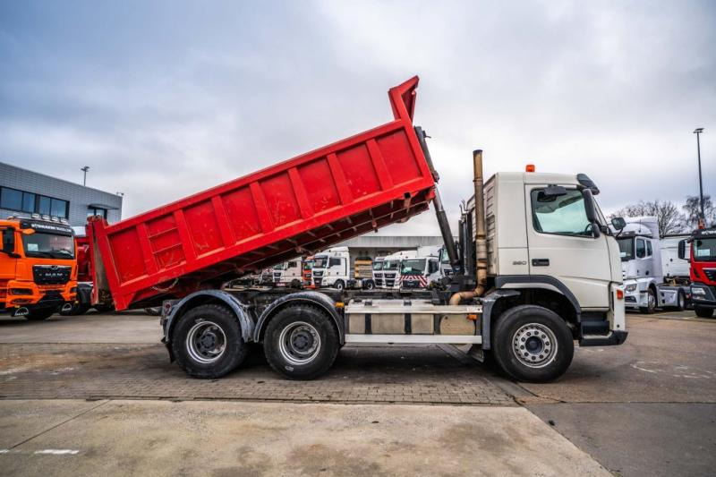 Volvo FM 340 - TIPPER + TRACTOR - Camion benne: photos 3 Volvo FM 340 - TIPPER + TRACTOR - Camion benne: photos 3
