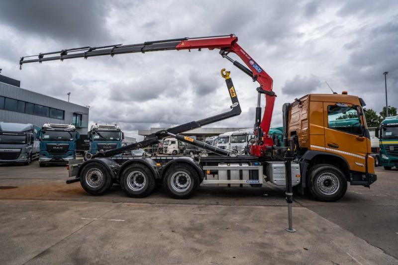 Volvo FMX 430-8x4+HMF 2820/6xhydr. - Camion ampliroll, Camion grue: photos 3 Volvo FMX 430-8x4+HMF 2820/6xhydr. - Camion ampliroll, Camion grue: photos 3