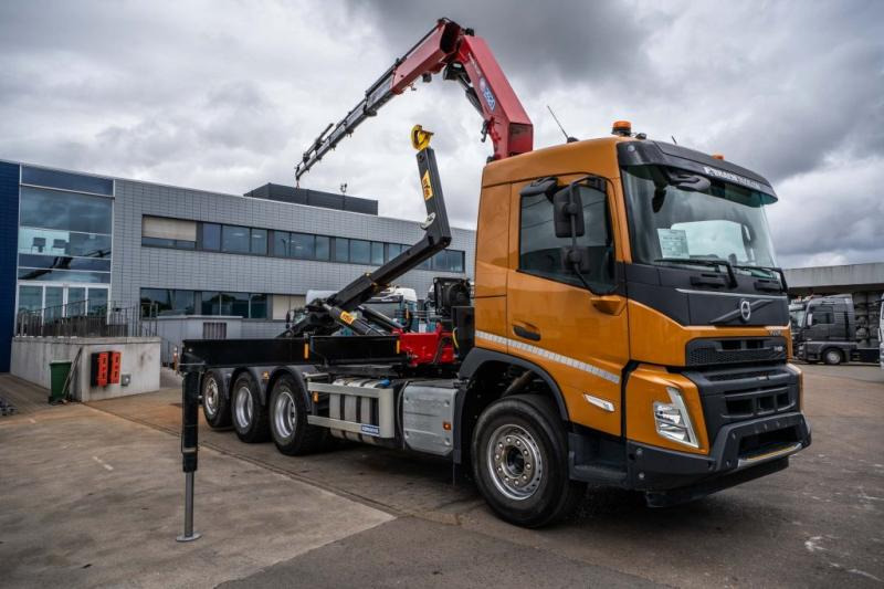 Volvo FMX 430-8x4+HMF 2820/6xhydr. - Camion ampliroll, Camion grue: photos 2 Volvo FMX 430-8x4+HMF 2820/6xhydr. - Camion ampliroll, Camion grue: photos 2