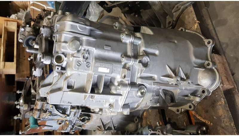 Volkswagen Crafter - Boîte de vitesse pour Véhicule utilitaire: photos 2 Volkswagen Crafter - Boîte de vitesse pour Véhicule utilitaire: photos 2