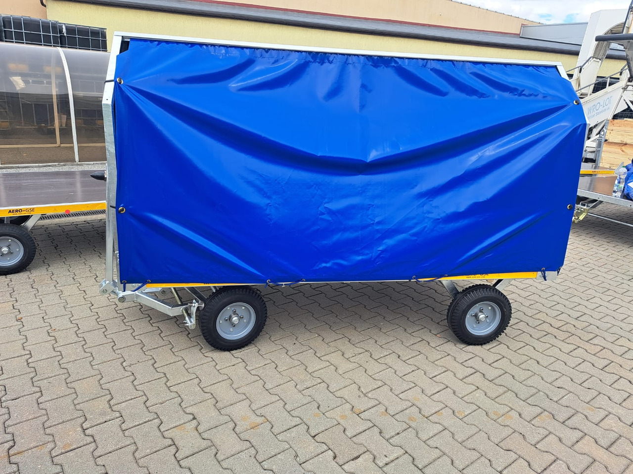 AERO-GSE BAGGAGE CART BC-ZW30-D2400 - Équipement aéroportuaire: photos 4 AERO-GSE BAGGAGE CART BC-ZW30-D2400 - Équipement aéroportuaire: photos 4