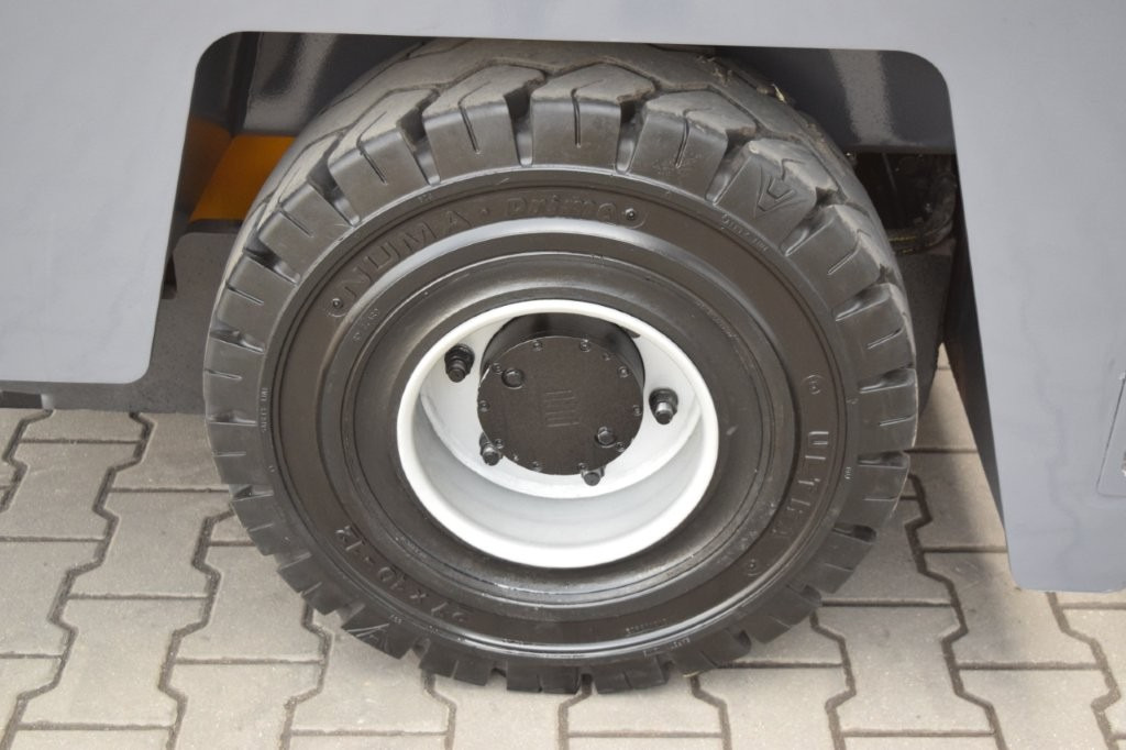 Chariot latéral Baumann EHX40/14/60ST - TRIPLEX: photos 10 Chariot latéral Baumann EHX40/14/60ST - TRIPLEX: photos 10