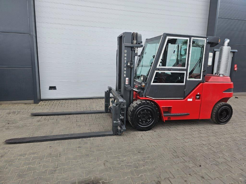 Dan Truck 8450DG Container-Indoor-Stapler -TRIPLEX - Chariot élévateur diesel: photos 3 Dan Truck 8450DG Container-Indoor-Stapler -TRIPLEX - Chariot élévateur diesel: photos 3