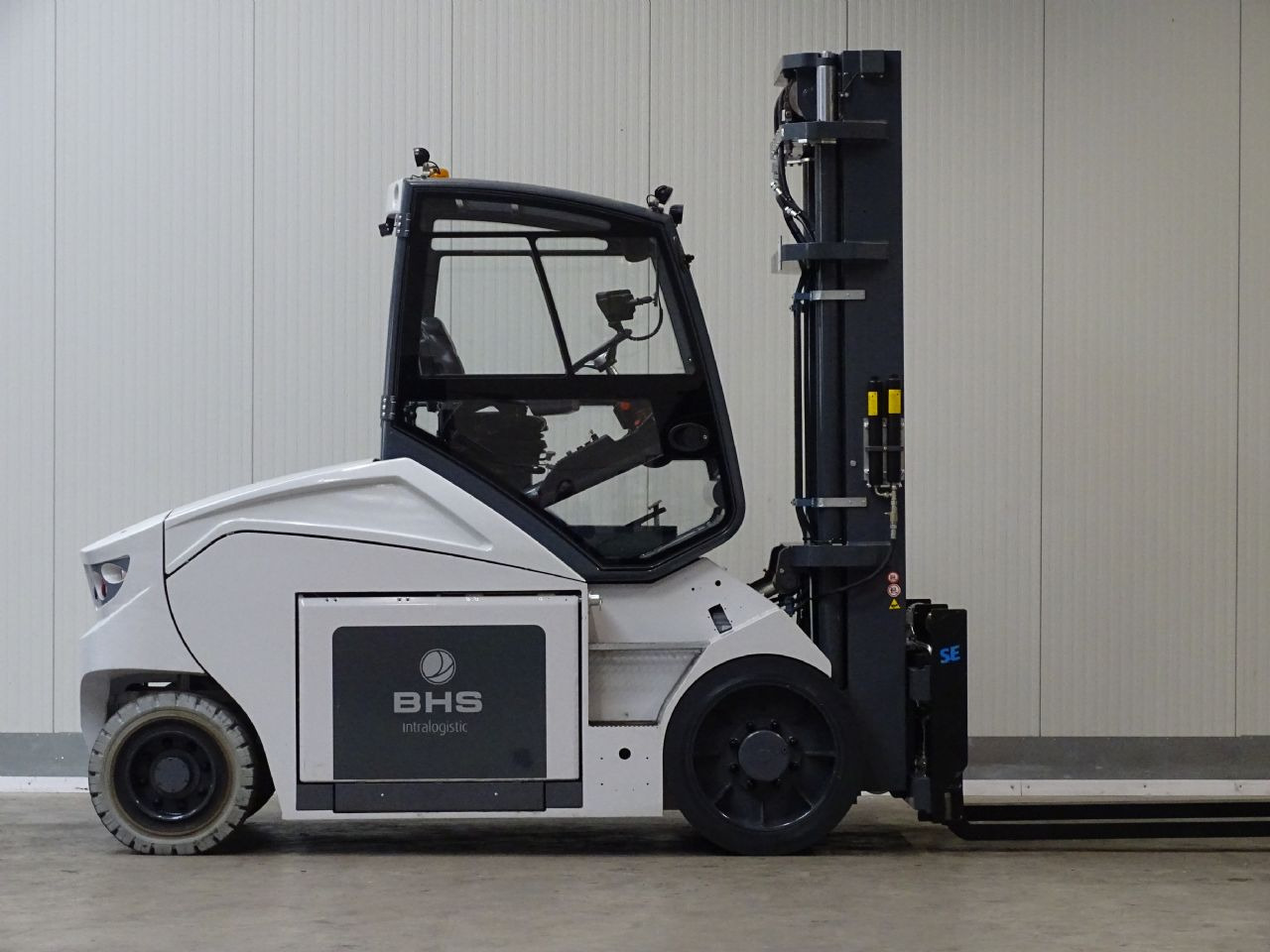 Montini MR10 - Li-ION - TRIPLEX - DEMO - Chariot élévateur électrique: photos 4 Montini MR10 - Li-ION - TRIPLEX - DEMO - Chariot élévateur électrique: photos 4