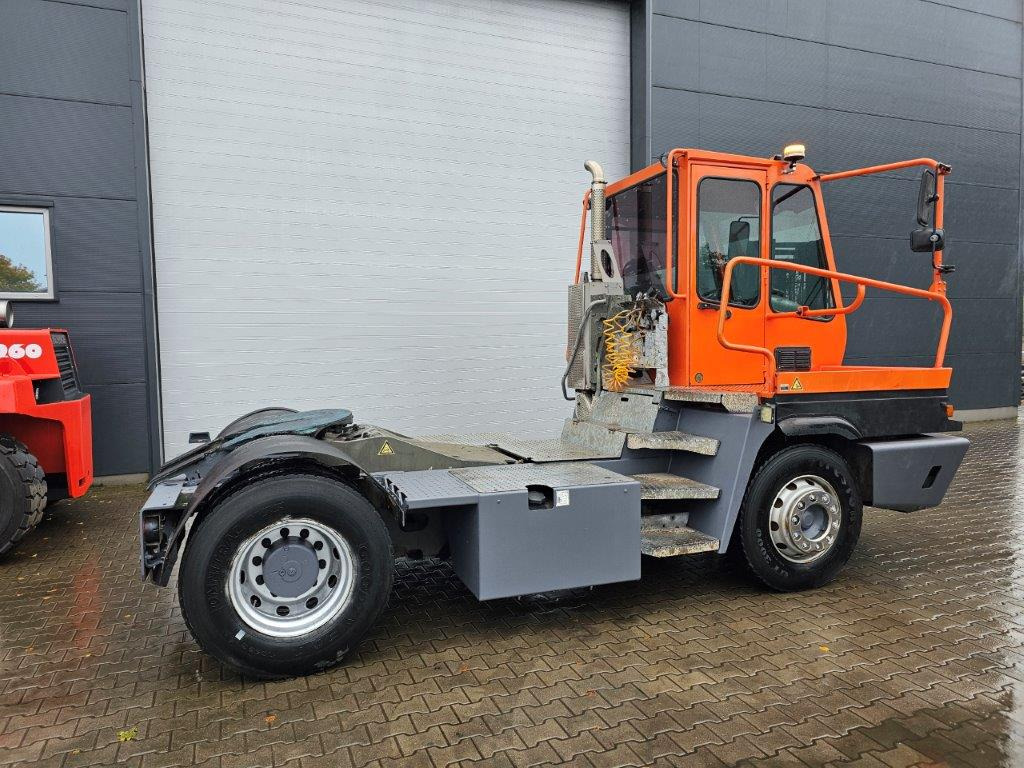 Terberg YT182 - Tracteur portuaire: photos 3 Terberg YT182 - Tracteur portuaire: photos 3