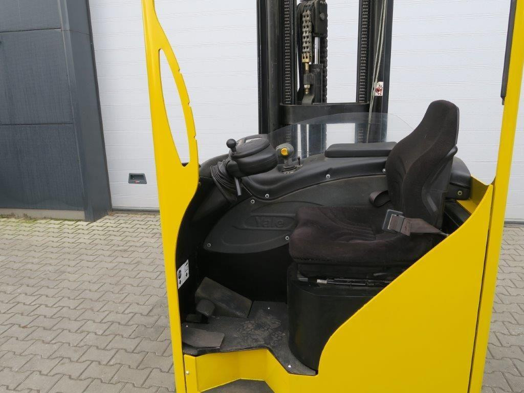 Yale MR14H - TRIPLEX - Chariot à mât rétractable: photos 5 Yale MR14H - TRIPLEX - Chariot à mât rétractable: photos 5