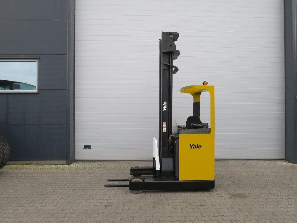 Yale MR14H - TRIPLEX - Chariot à mât rétractable: photos 1 Yale MR14H - TRIPLEX - Chariot à mât rétractable: photos 1