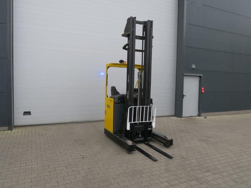 Yale MR14H - TRIPLEX - Chariot à mât rétractable: photos 2 Yale MR14H - TRIPLEX - Chariot à mât rétractable: photos 2