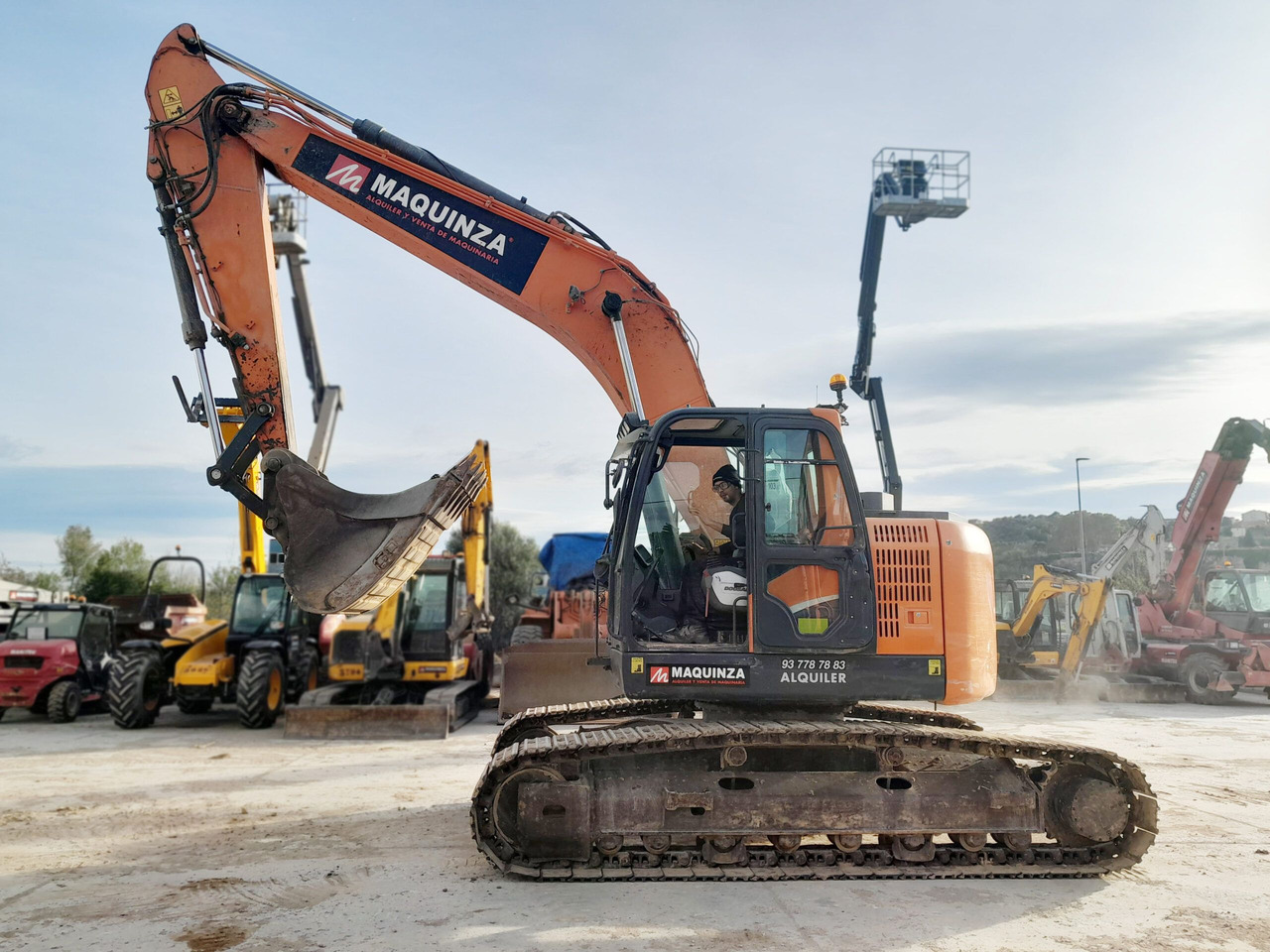 DOOSAN DX235LCR - Pelle sur chenille: photos 1 DOOSAN DX235LCR - Pelle sur chenille: photos 1
