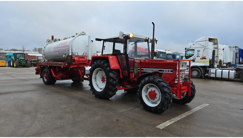 Case International 844 S (VIDANGEUR !!! / VACUUM !!! / 4X4 / BELGIAN TRACTOR / PERFECT CONDITION / 6000 + 1500L / POMP 100L/MIN) - Camion hydrocureur: photos 3 Case International 844 S (VIDANGEUR !!! / VACUUM !!! / 4X4 / BELGIAN TRACTOR / PERFECT CONDITION / 6000 + 1500L / POMP 100L/MIN) - Camion hydrocureur: photos 3