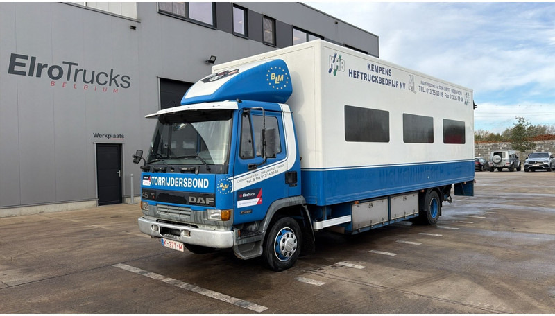 DAF 45 ATI 150 (BELGIAN TRUCK / STEEL SUSP. / LAMES / PERFECT CONDITION / LIFT) - Camion fourgon: photos 1 DAF 45 ATI 150 (BELGIAN TRUCK / STEEL SUSP. / LAMES / PERFECT CONDITION / LIFT) - Camion fourgon: photos 1