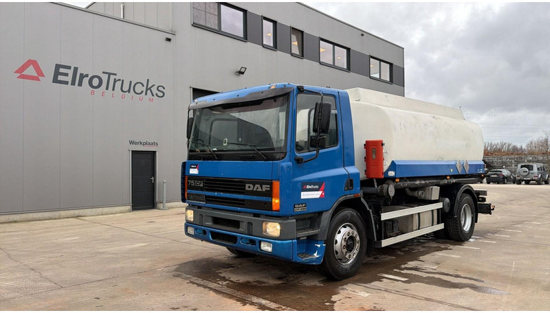DAF CF 75.290 (15000L / 2 COMPARTIMENTS / MANUAL PUMP / EURO 2 / MANUAL GEARBOX) - Camion citerne: photos 1 DAF CF 75.290 (15000L / 2 COMPARTIMENTS / MANUAL PUMP / EURO 2 / MANUAL GEARBOX) - Camion citerne: photos 1